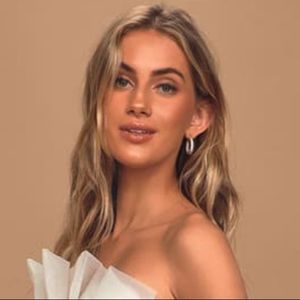 Meet your Posher, Stacy